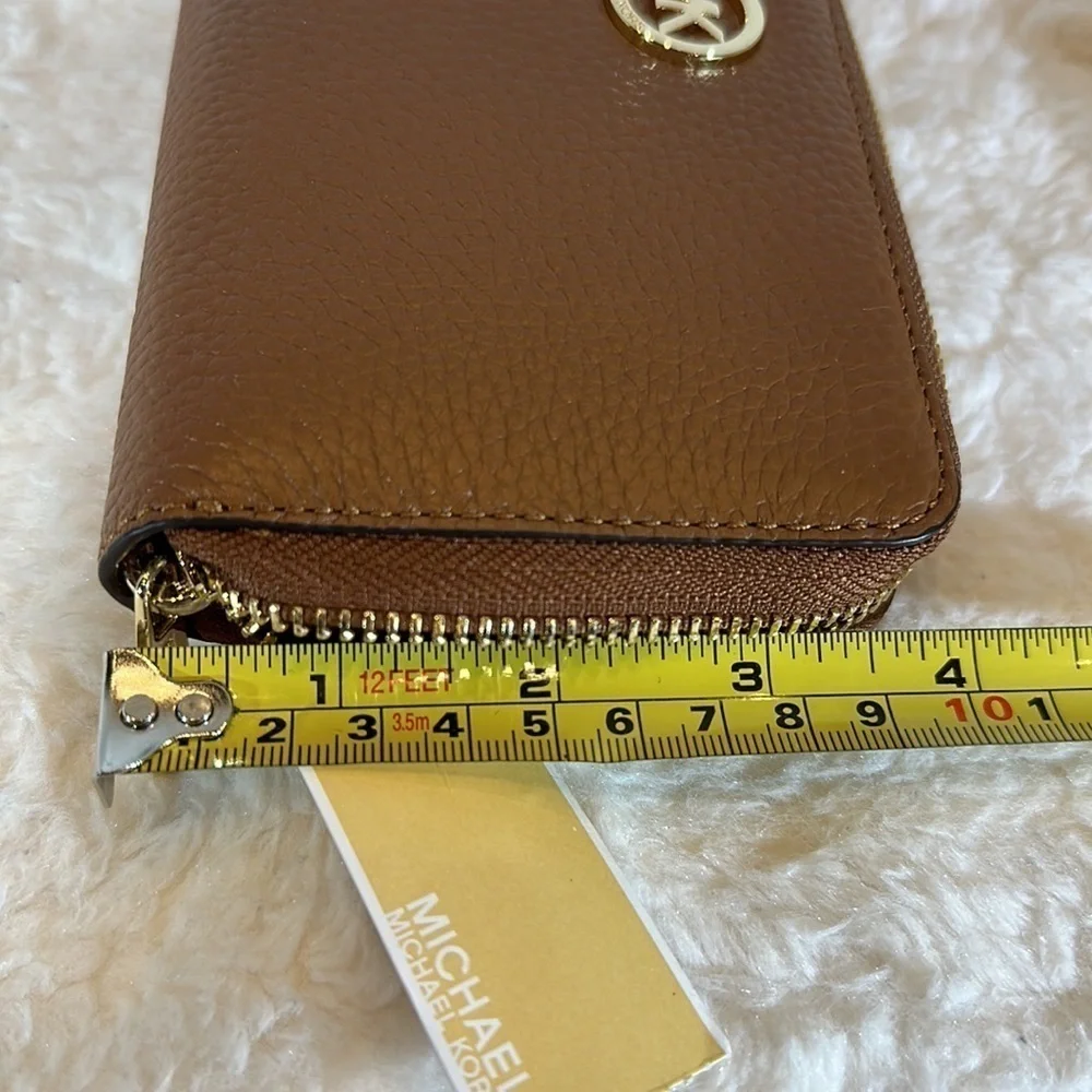 NWT Michael Kors Fulton, large flat phone case, leather brown clutch
